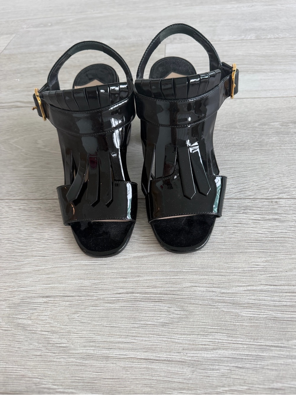 Prada Black Patent Leather Open-Toe Block Heel Sandals with Gold Buckle - Picture 2 of 4